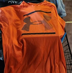 Under armor small kids tshrit